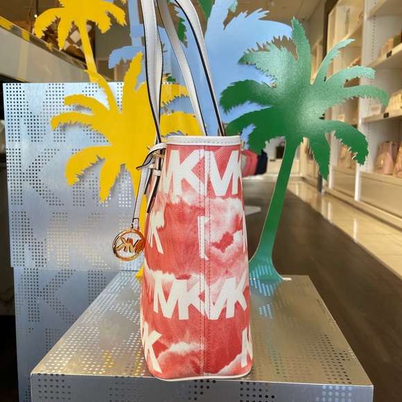 Michael Kors Medium Carryall Tote - Picture 3 of 10